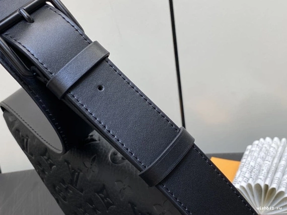 WIS VUITTON Moon Crossbody LOUIS 0810